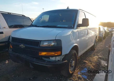 2019 Chevrolet Express 2500 Work Van z USA, uszkodzony, nr VIN 1GCWGAFGXK1176860
